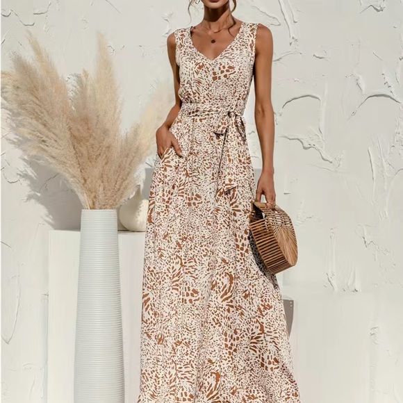 Floral prints maxi Dress - Picture 4 of 5